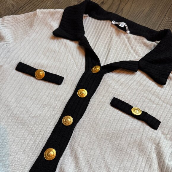 REFORMATION BLACK AND WHITE GOLD BUTTON OLD MONEY T SHIRT CROP TOP - MEDIUM - Picture 4 of 6